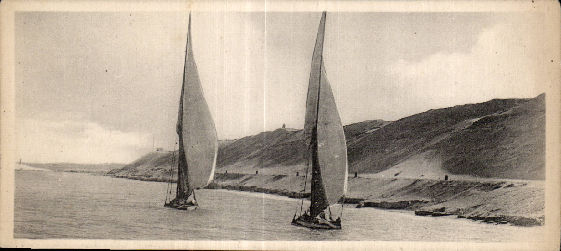 CPA Egypt Egypte Canal de Suez Dehabeahs dans la tranchee d El Gist