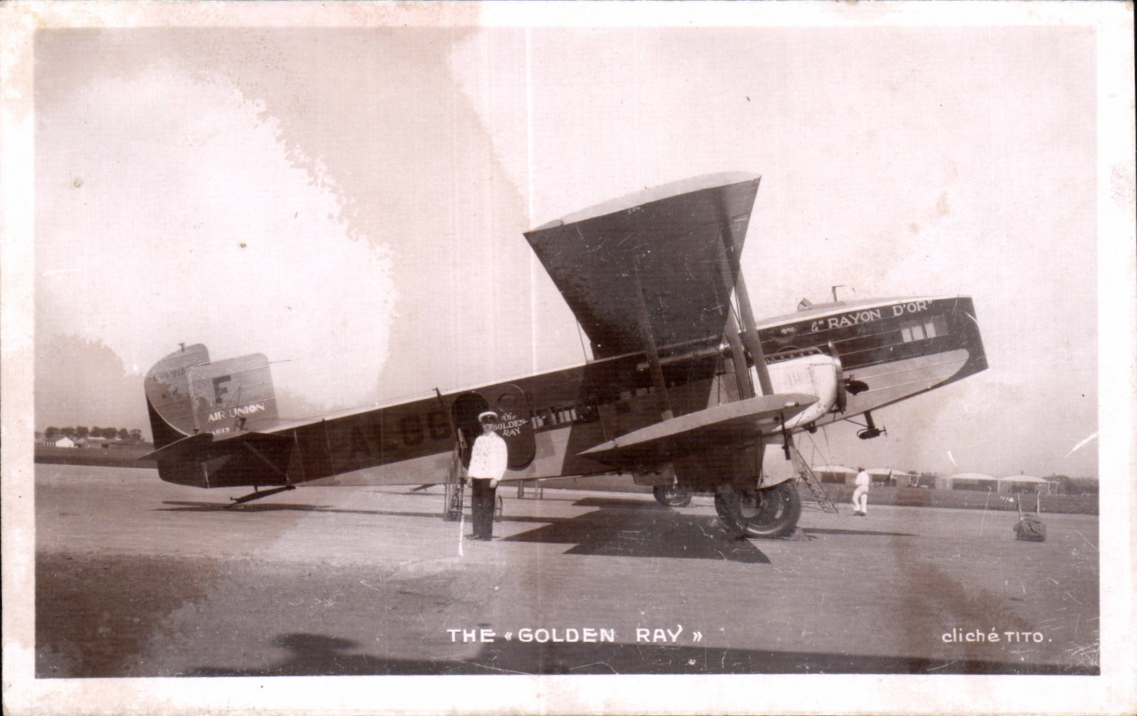 CPA Aviation Avion The golden Ray Liore et Olivier Renault Paris London 