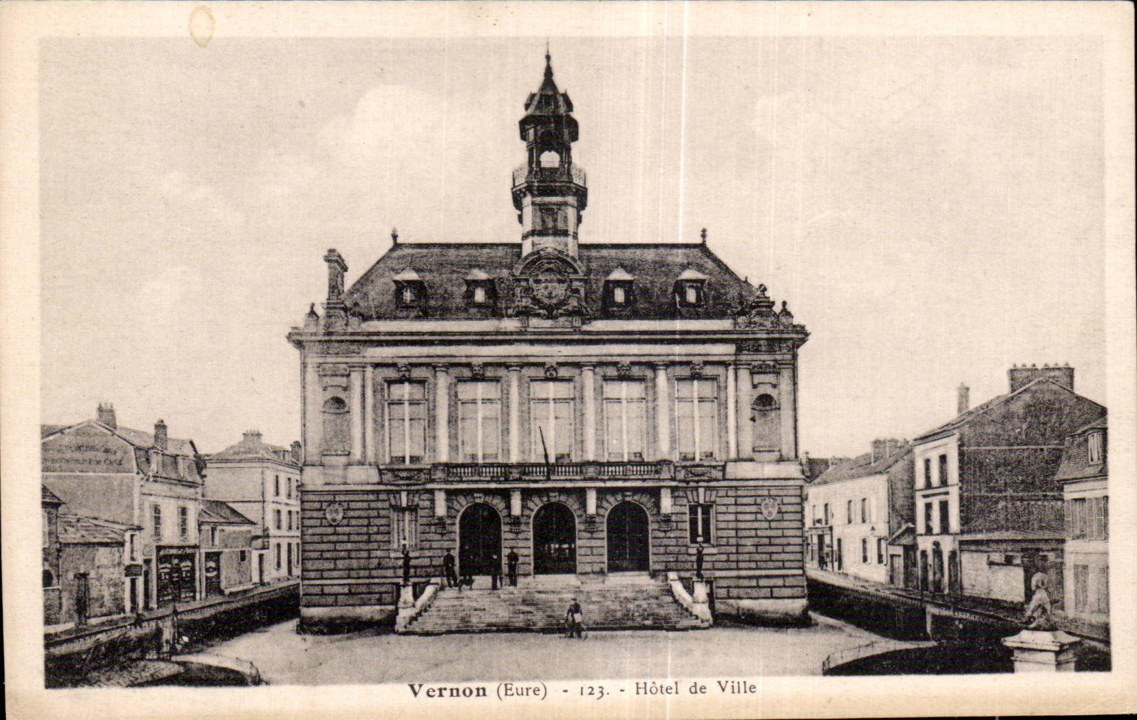 Vernon (Eure) - Hôtel de Ville — Éditeur G. André, n° 123