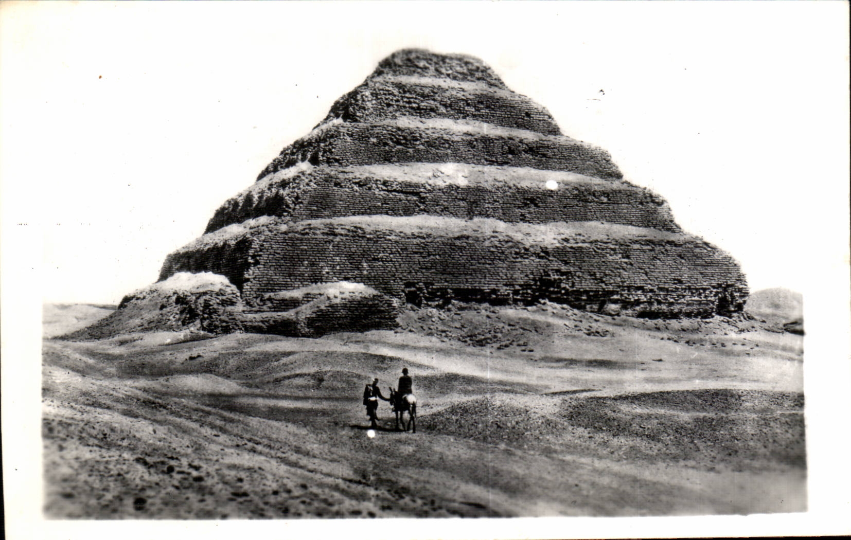 Sakkara — La Pyramide à marches de Khéops — éditée par Lehner & Landruck, série 1