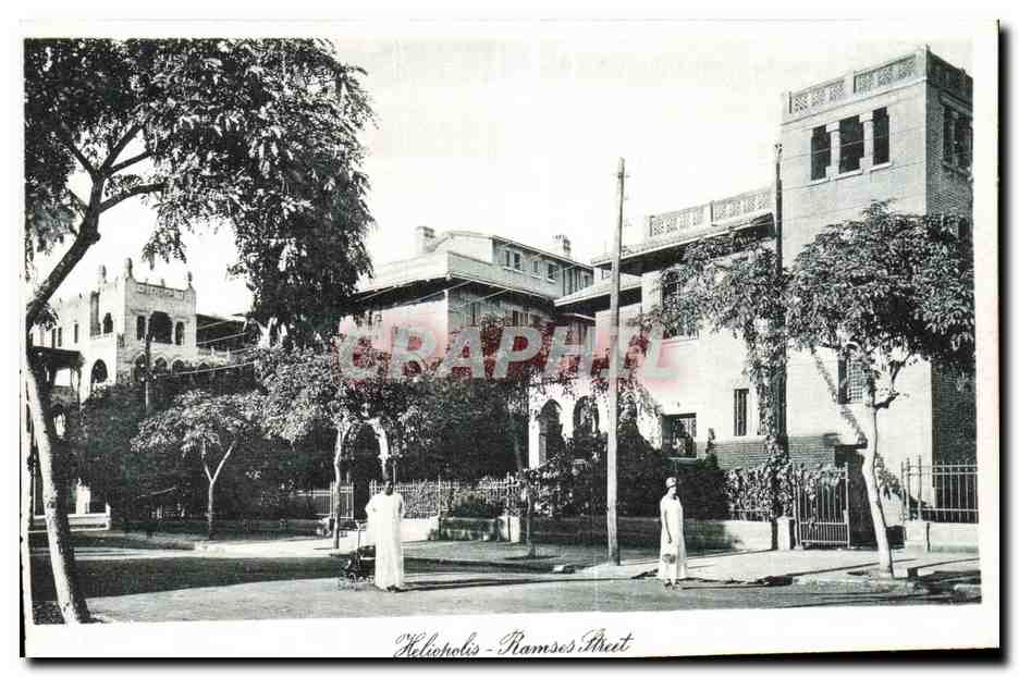 Héliopolis - Ramsès Street — vue architecturale avec deux hommes en tenue traditionnelle — éditeur Lehner & Landrock, n° 1191