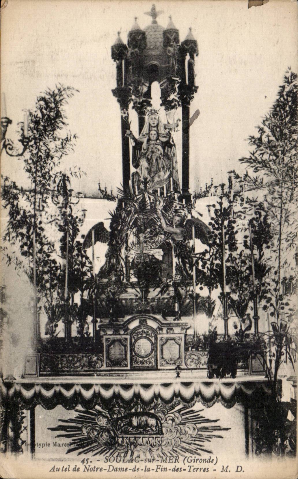 CPA Soulac sur Mer Autel de Notre Dame de la Fin des Terres