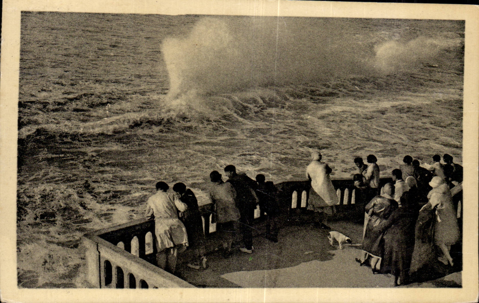 Grosse Vague en face le Ponton — SoulaC-sur-MER (Gironde) — Édition A. Gilbert