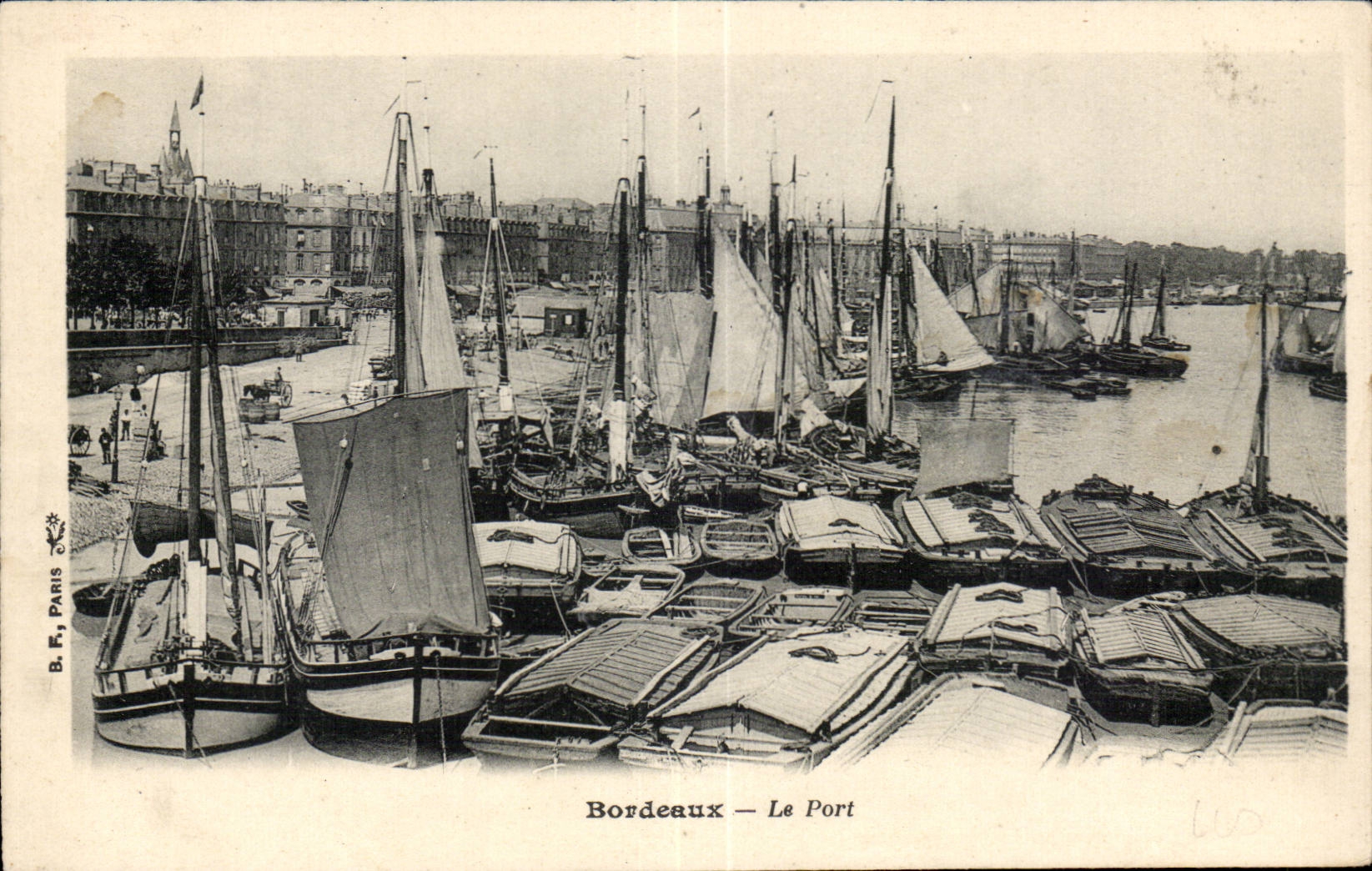CPA Bordeaux Le Port Bateaux 