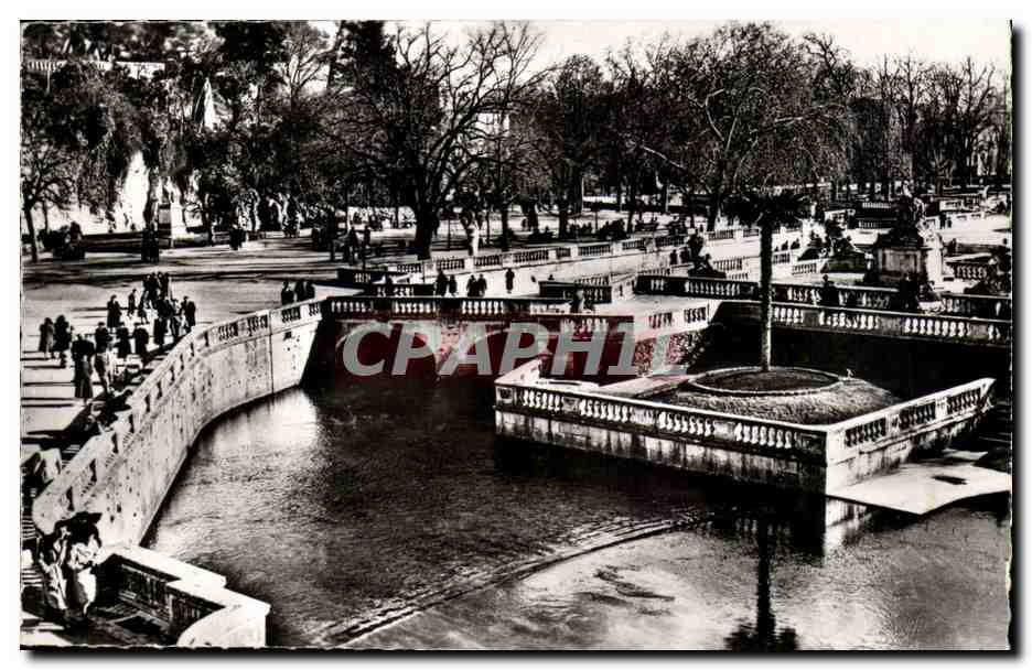 CPA Nimes Gard Les Jardins de la Fontaine La Source