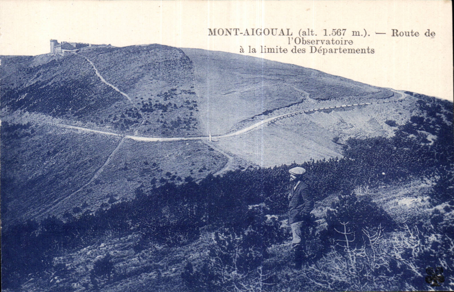 CPA Mont Aigoual alt 1 567 m Route de I Observatoire a la Limite des Departements