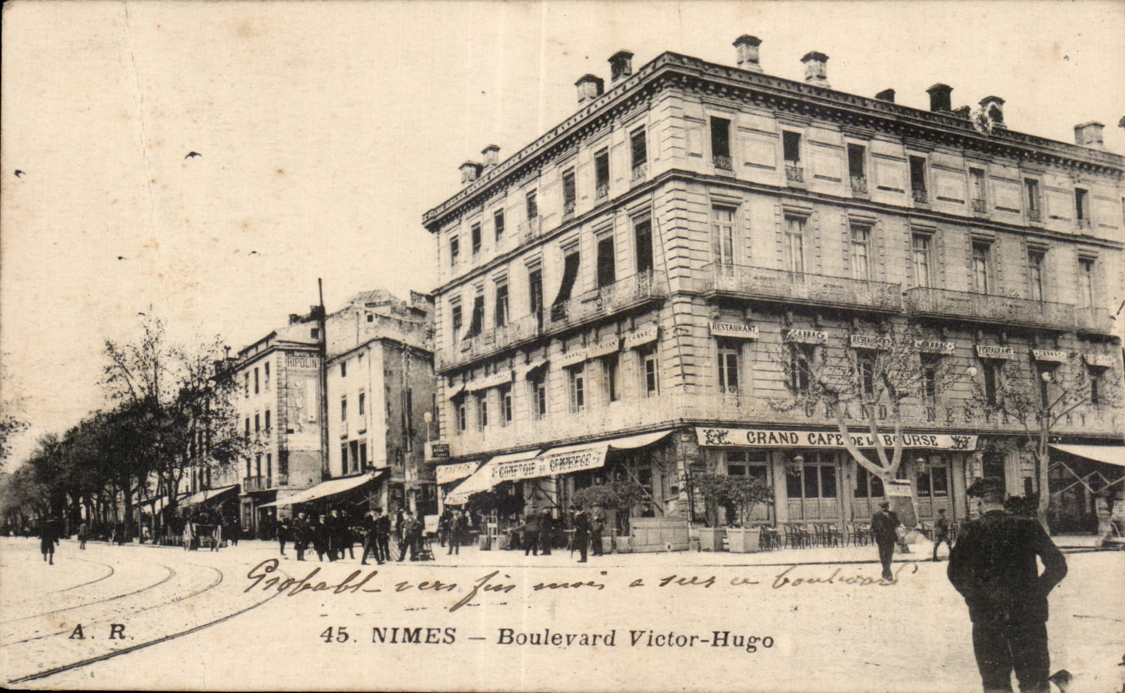 CPA Nimes Boulevard Victor Hugo Le grand cafe de la Bourse 