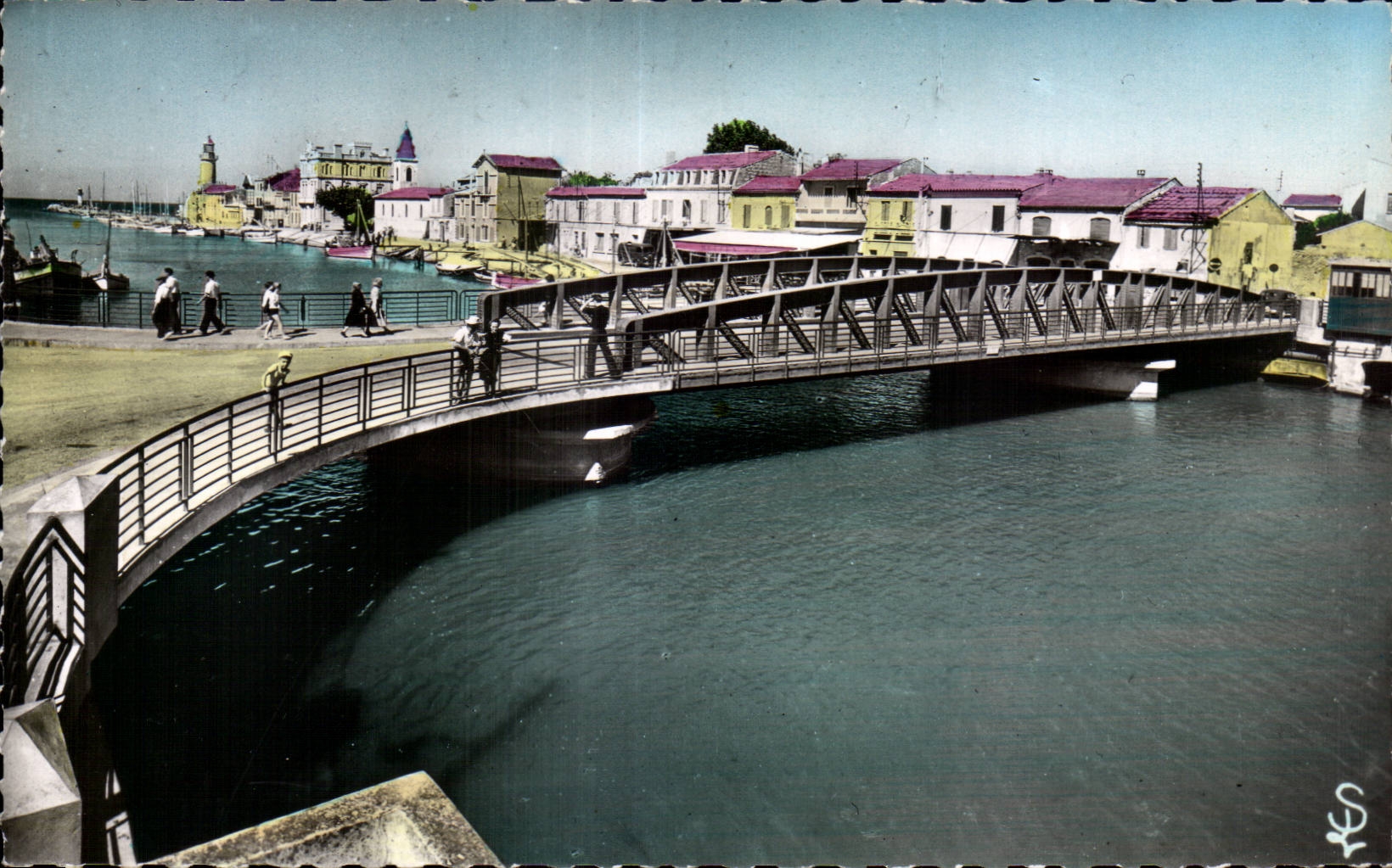 CPA Le Grau du Rio Gard Le Pont tournant sur le Canal