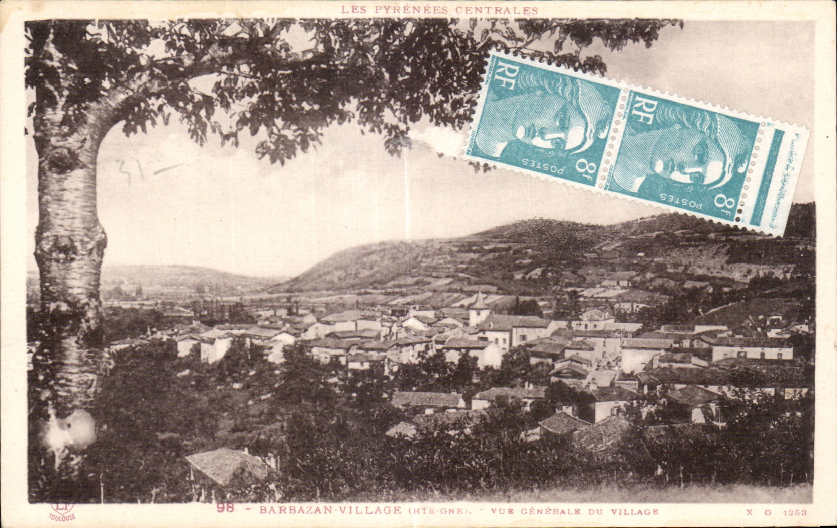 CPA Les Pyrenees Centrales Barbazan Village Haute Gar Vue Genrrale Village