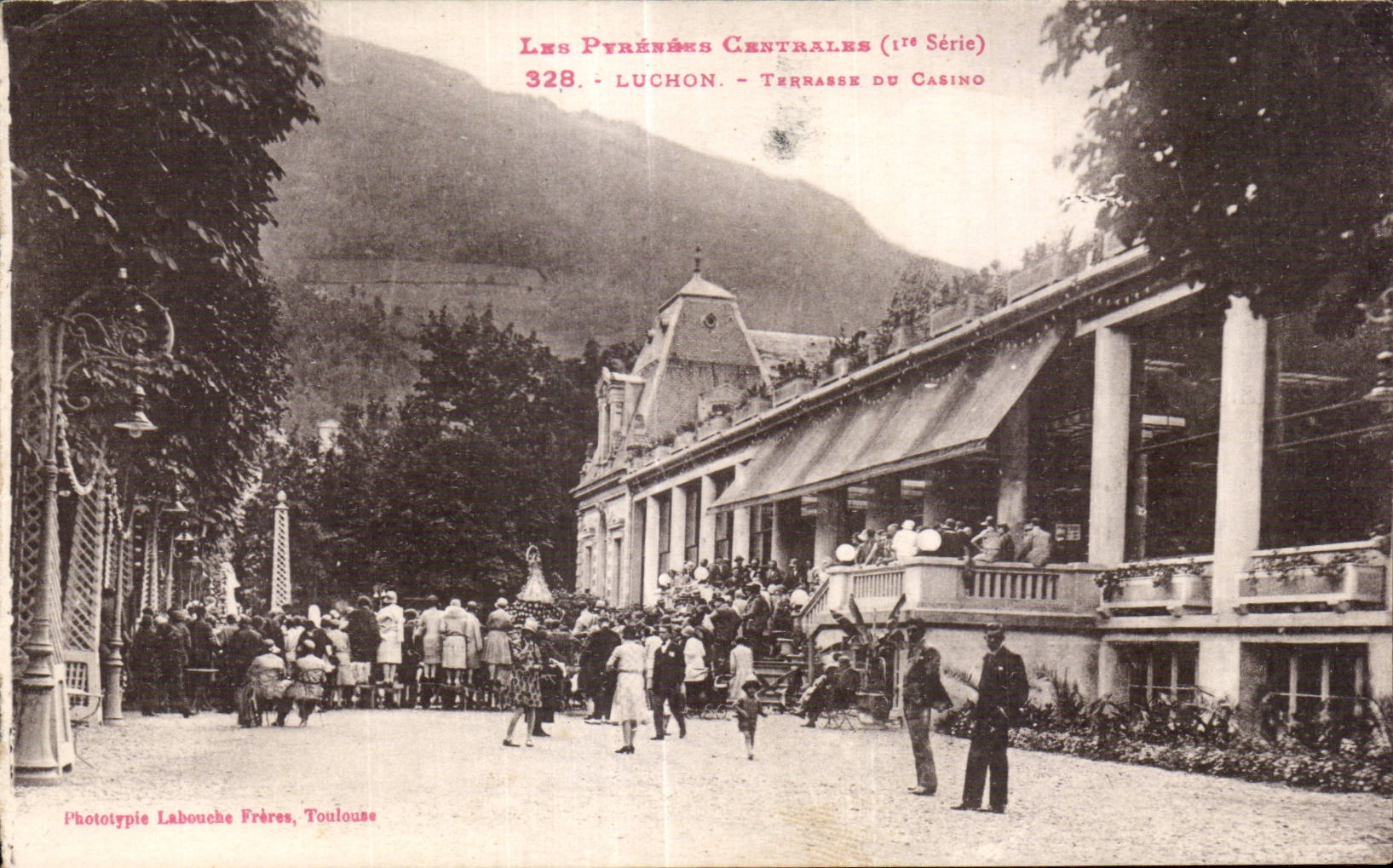CPA Les Pyrenees Centrales Luchon Terrasse du Casino