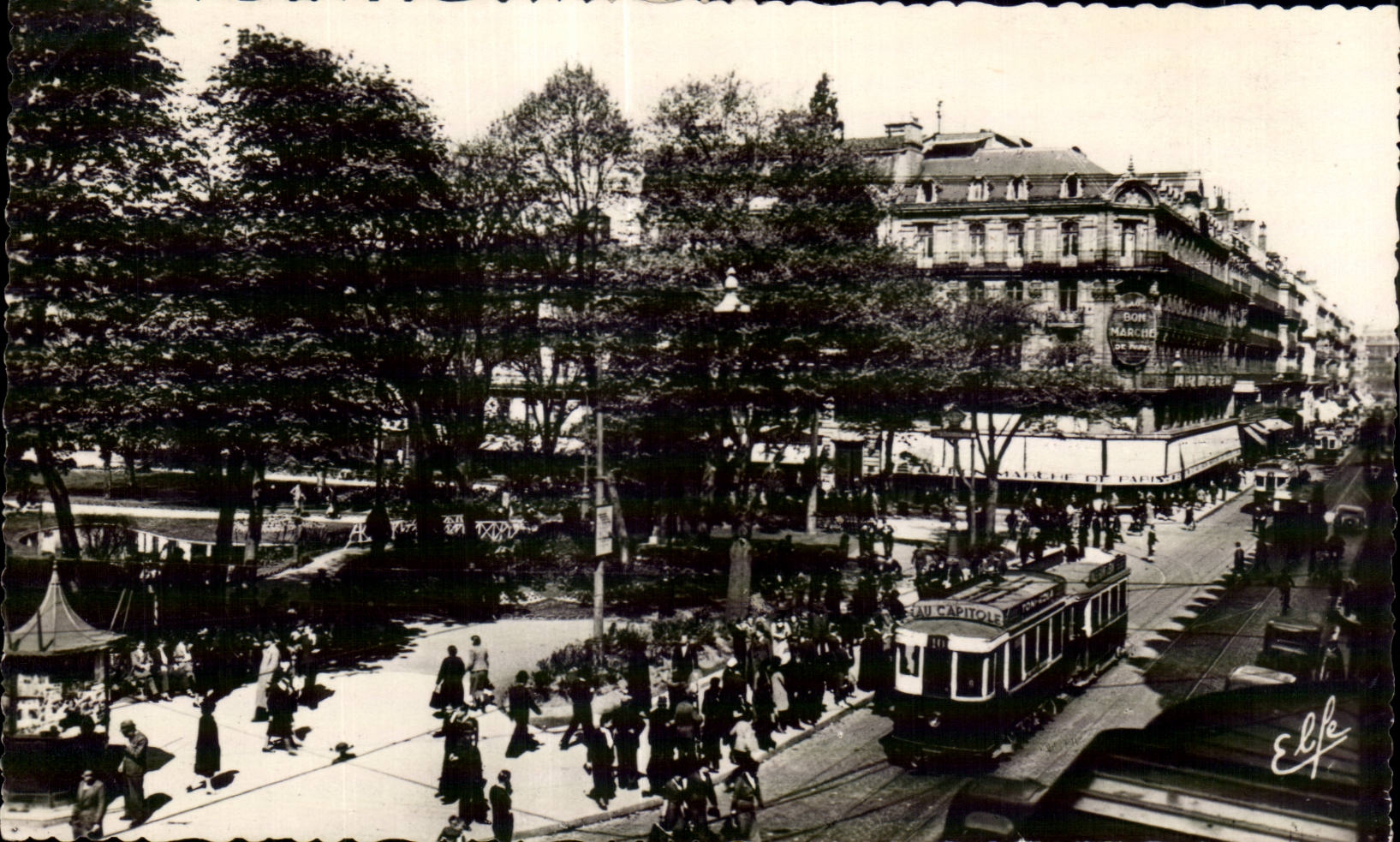 Place du Capitole — Toulouse — Éditeur Elfe, n° 31