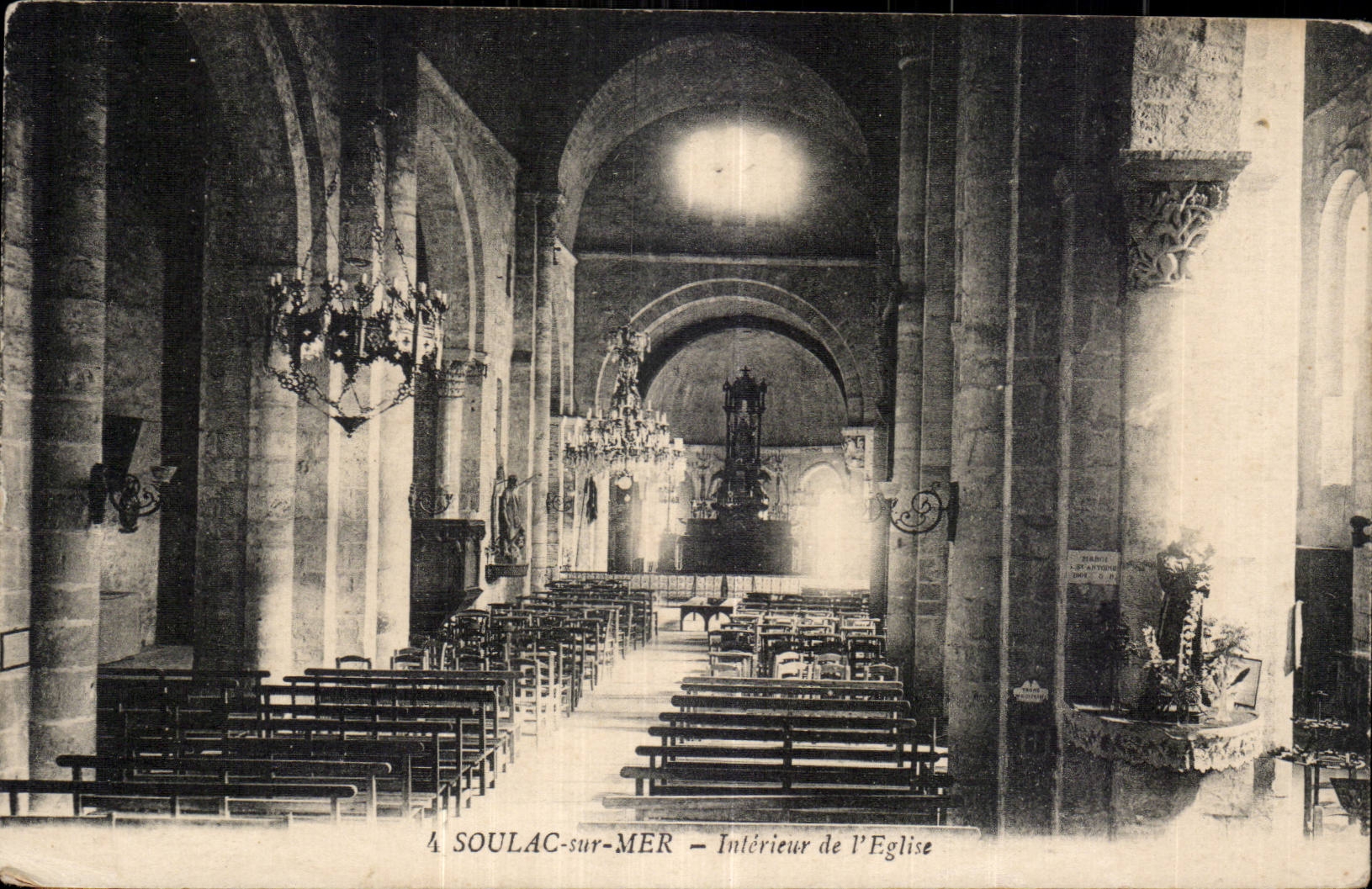 CPA Soulac sur Mer Interieur de l eglise 