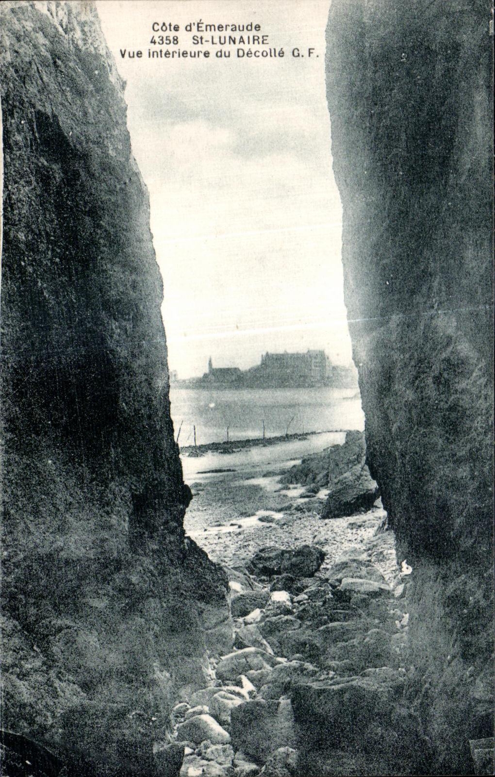 Côte d'Émeraude — Vue intérieure du Décollé — G.F. n°4358