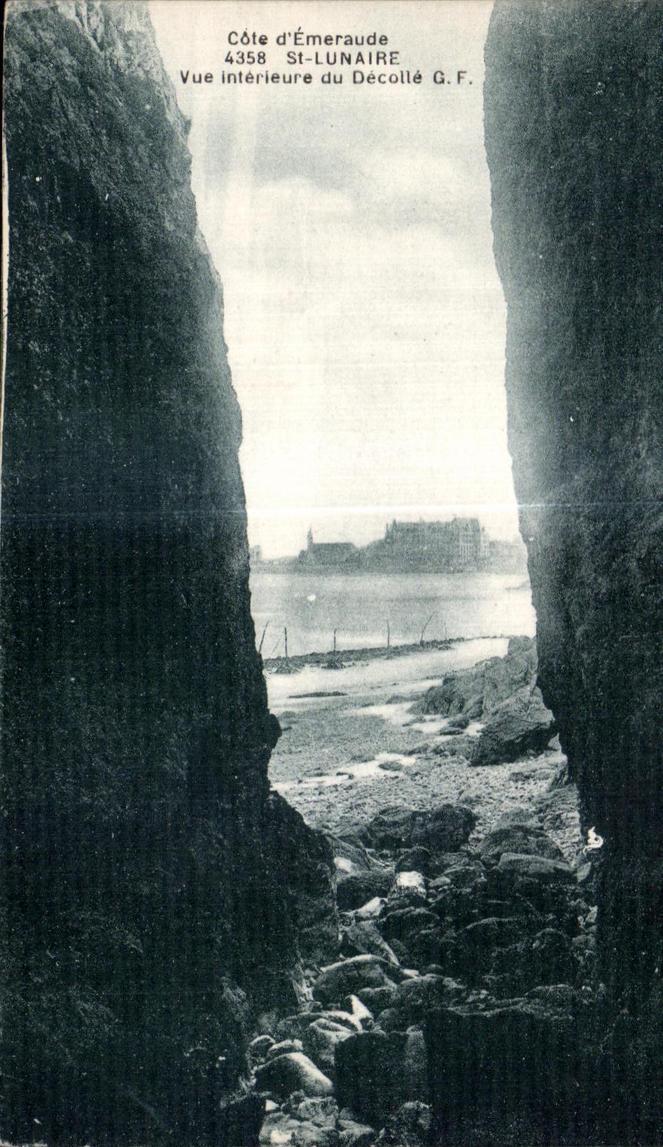 CPA Cote d Emeraude St Lunaire Vue Interieure du Decolle