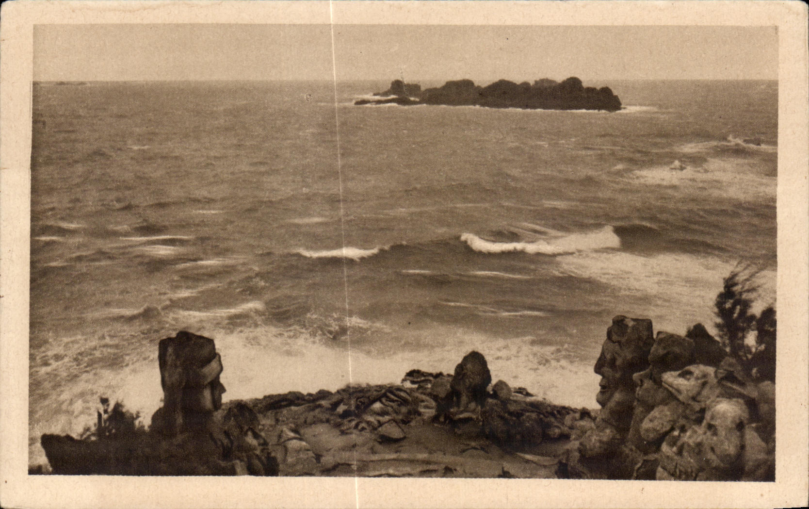 Côte d'Emeraude — Entrée des Rochers Sculptés — Édition H. Béclon