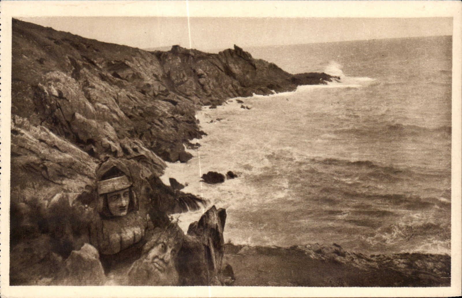 Côte d'Émeraude - ROTHÉNÉUF (I.-c.-V.) — Les Rochers Sculptés — L'Égyptien face aux flots — Édition II, Hôtel Restaurant Intervall