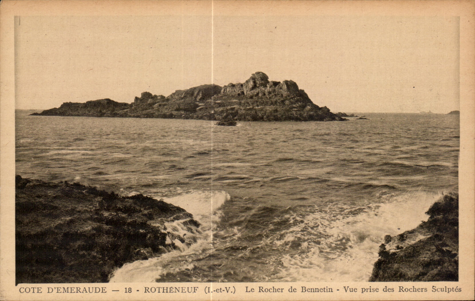 Côte d'Émeraude — 18 — Rotheneuf (I.-et-V.) — Le Rocher de Bennetin — Vue prise des Rochers Sculptés