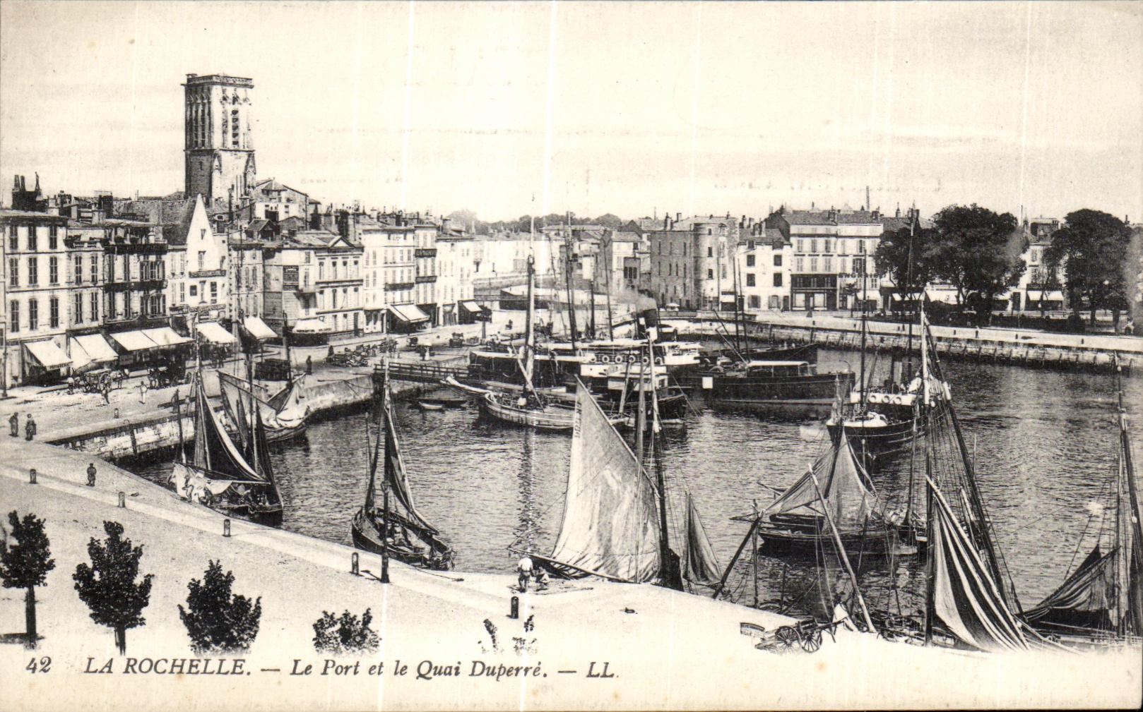 La Rochelle — Le Port et le Quai Duperré — LL. n°42