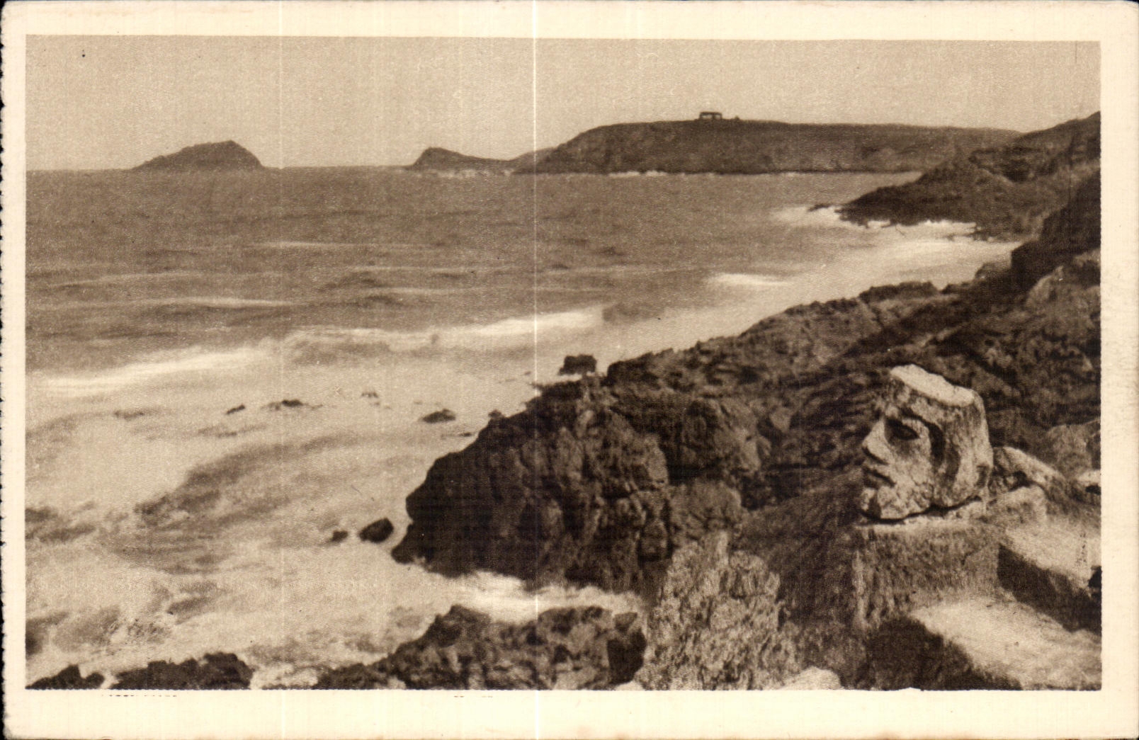 Côte d'Emeraude - ROTHÈNEUF (I.-et-V.) — Les Rochers Sculptés — Lucifer défiant les flots