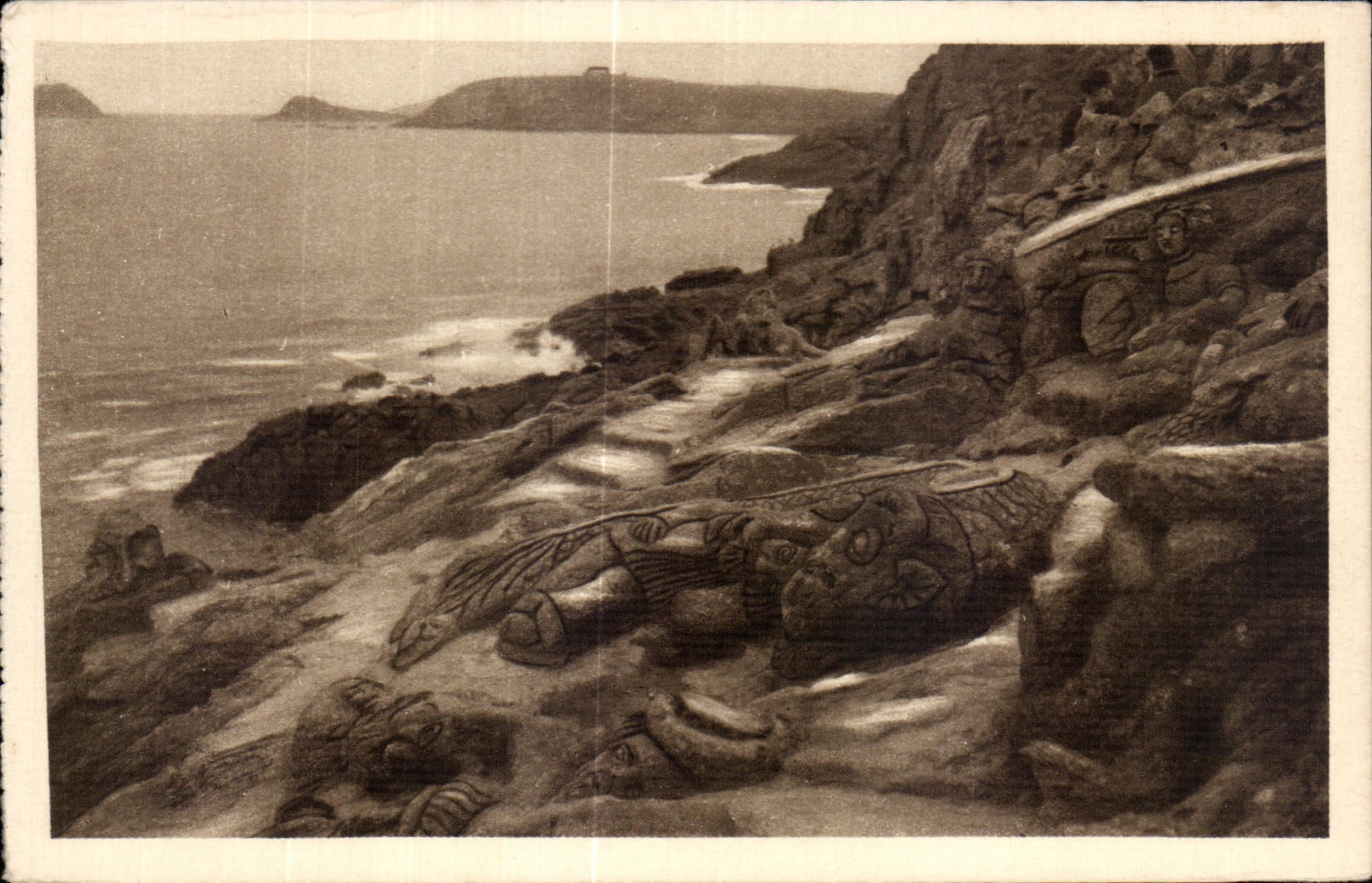Côte d'Emeraude - ROTHÉNEUF (I.-et-V.) — Les Rochers Sculptés — Édition H. Béen