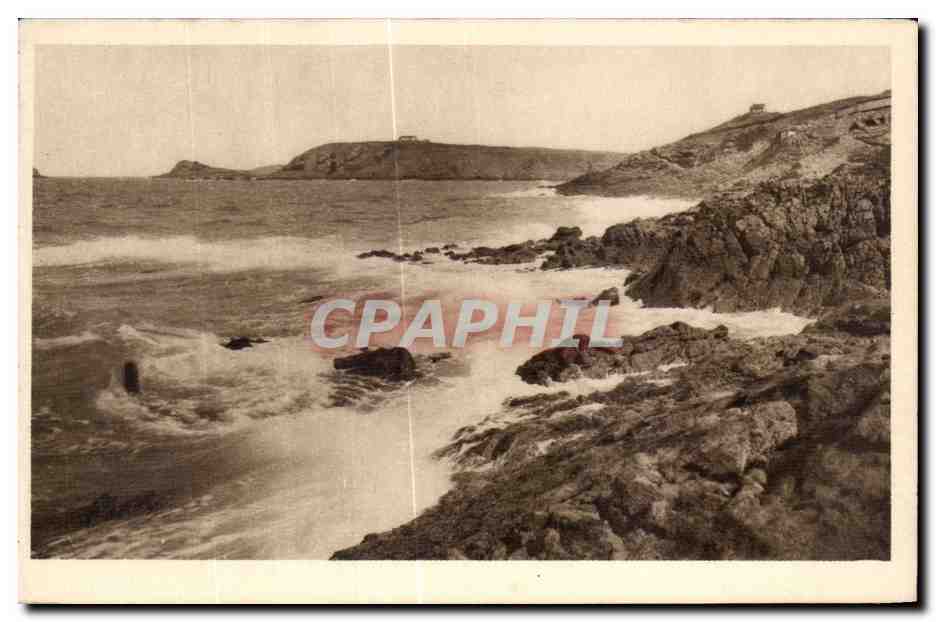 Côte d'Émeraude - ROTHÈNEUF (I.-et-V.) — Tempête aux pieds des Rochers Sculptés — Édition H. Bazon