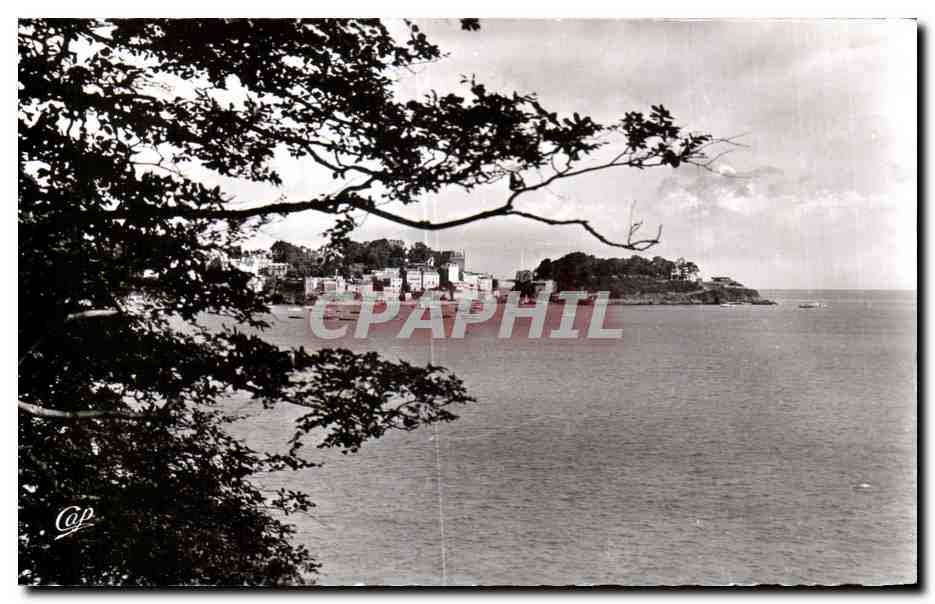 Dinard - Côte d'Émeraude — Vue prise de la Pointe du Moulinet — Réal-Photo