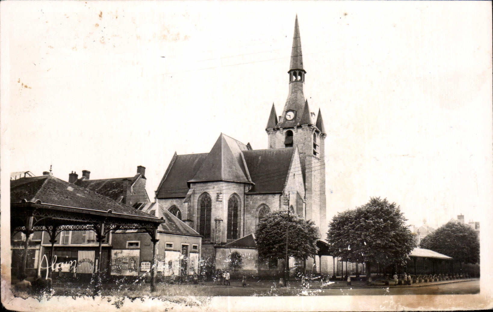 CPA Patay (Loiret) Place des Halles