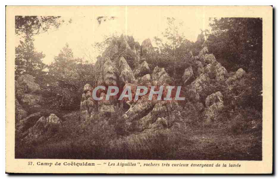 Camp de Coëtquidan — "Les Aiguilles", rochers très curieux émergeant de la lande