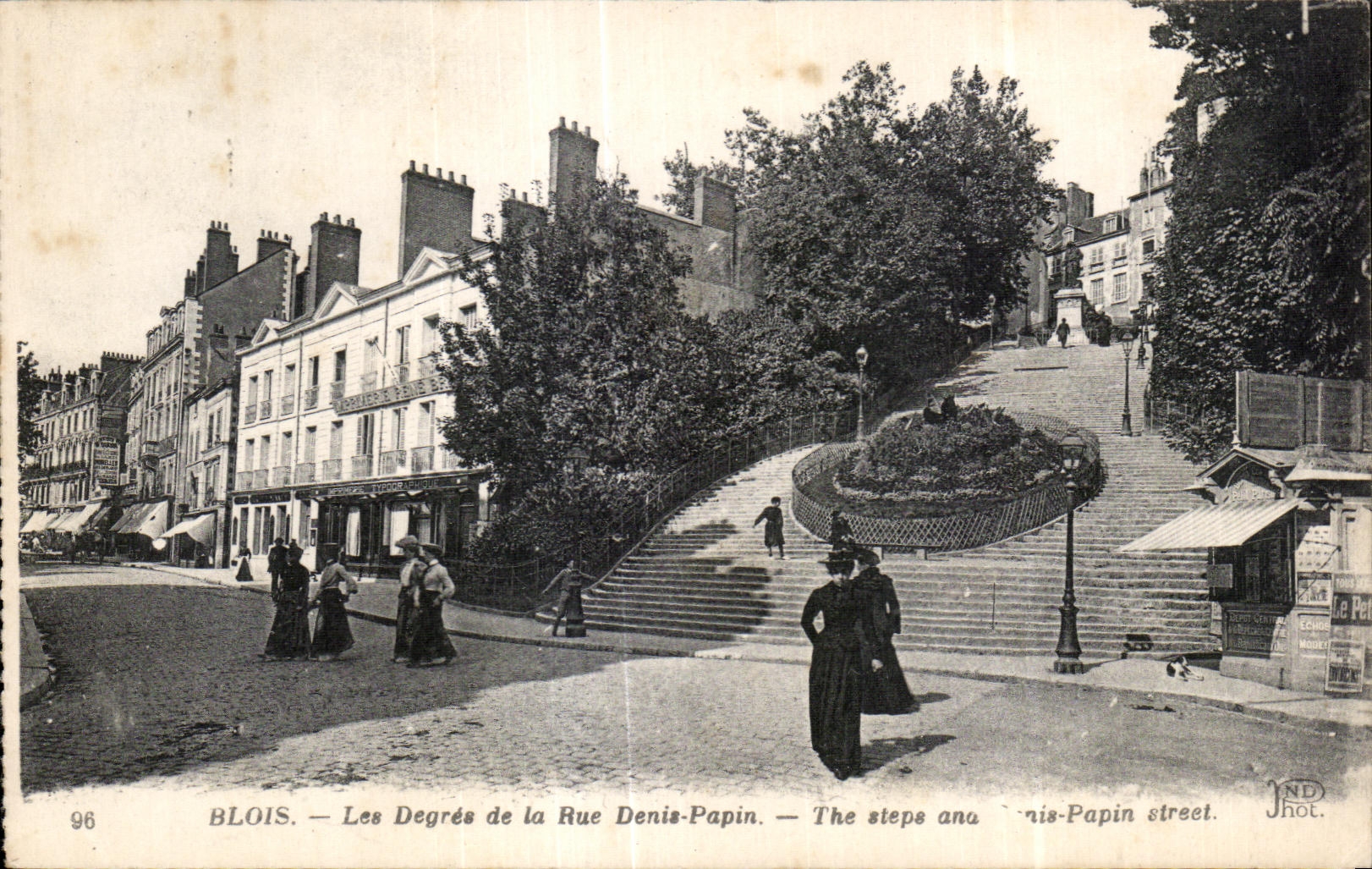 CPA Blois Les degree de la Rue Denis Papin The steps ana Denis Papin street
