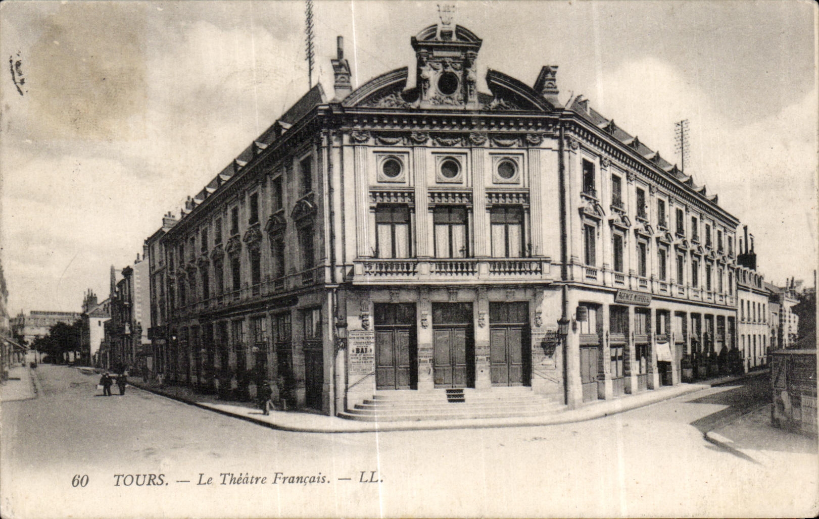 CPA Tours Le Theatre Francais 