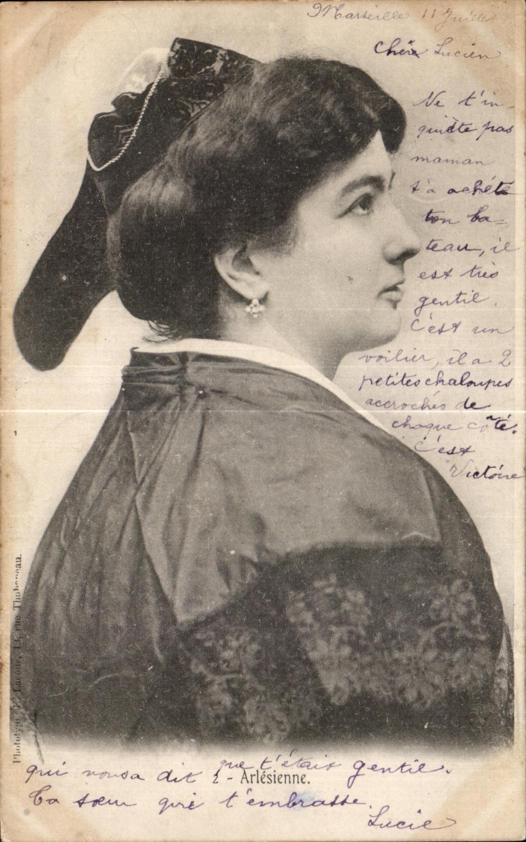 CPA Arlesienne Folklore Costume