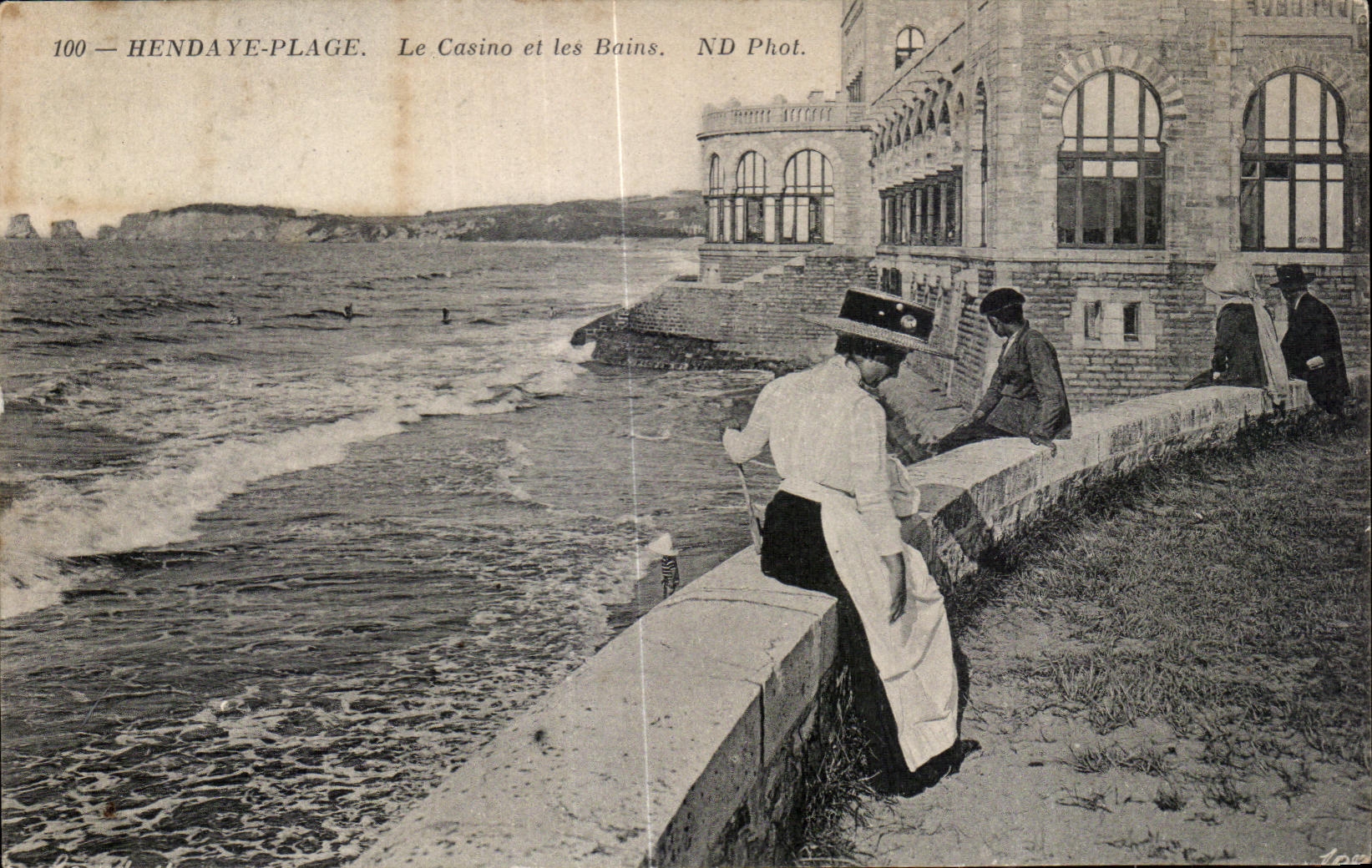 CPA Hendaye Plage La Casino et les Bains