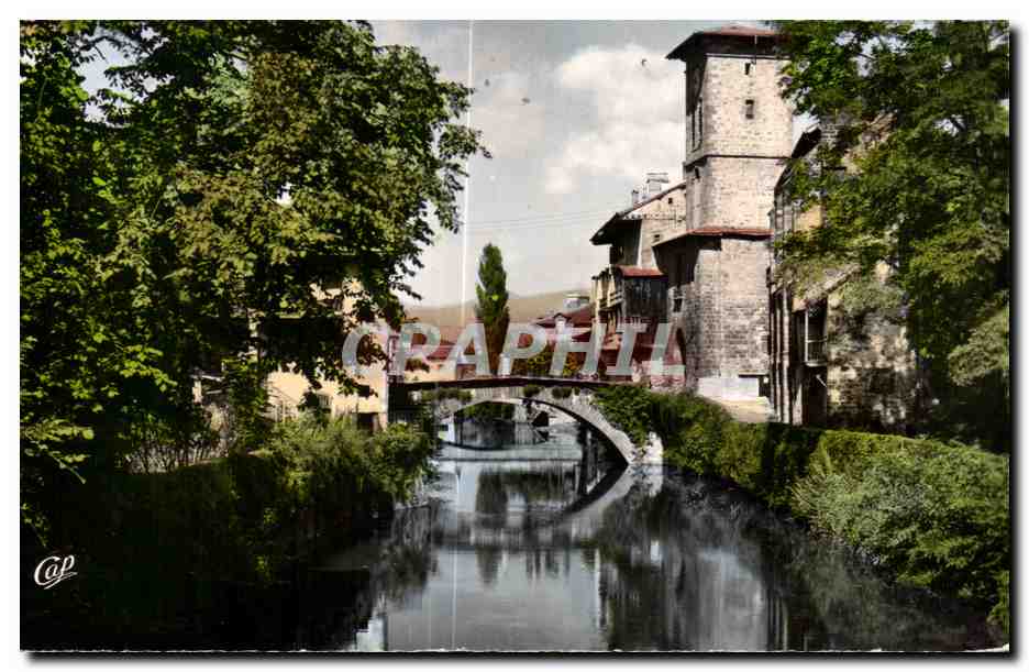 CPA Saint Jean Pied De Port La Nive le Pont d Espagne et le Clocher