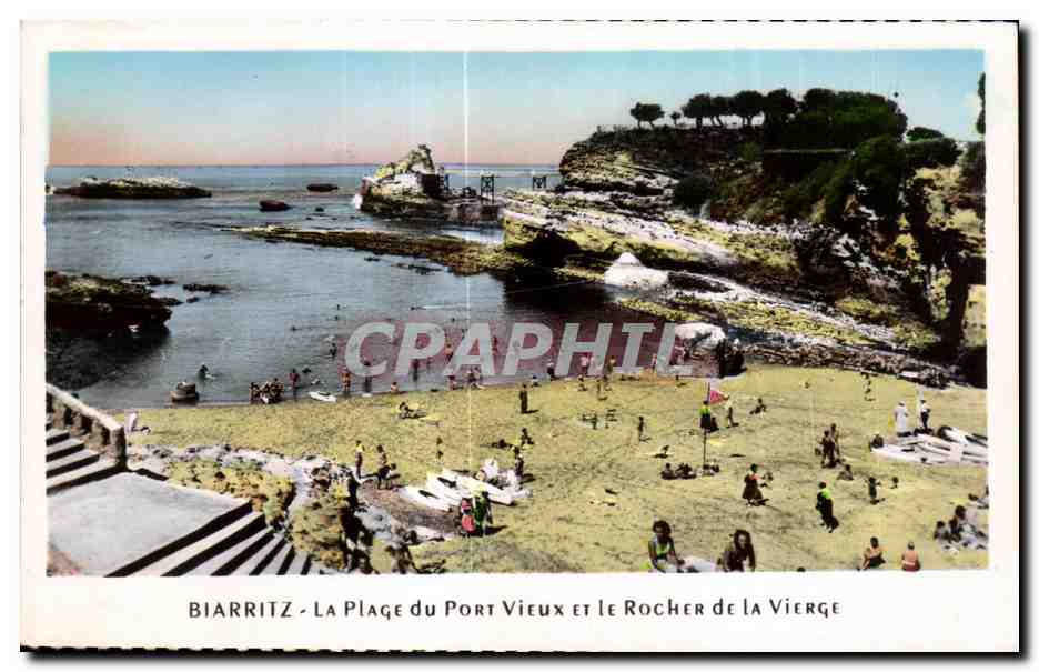 CPA Biarritz La Plage du Port Vieux Et le Roucher de la Vierge
