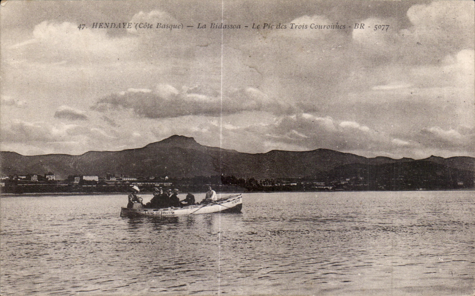 CPA Hendaye (Cote Basque) La Bidasson Le Pie des Trois Couronnie