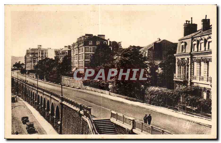 Pau - Le boulevard des Pyrénées — Éditions Labouche (Toulouse) - Recto