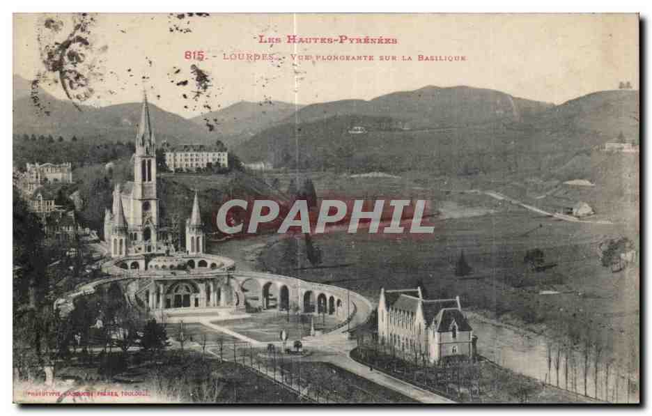 CPA Lourdes Vue Plongnante sur La Basilique