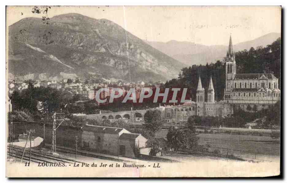 CPA Lourdes Le Pic de Jer et la Basilique