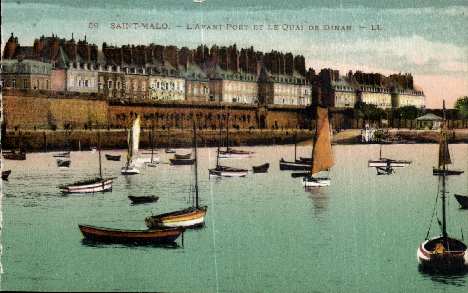 Saint-Malo — L'Avant-Port et le Quai de Dinan — LL