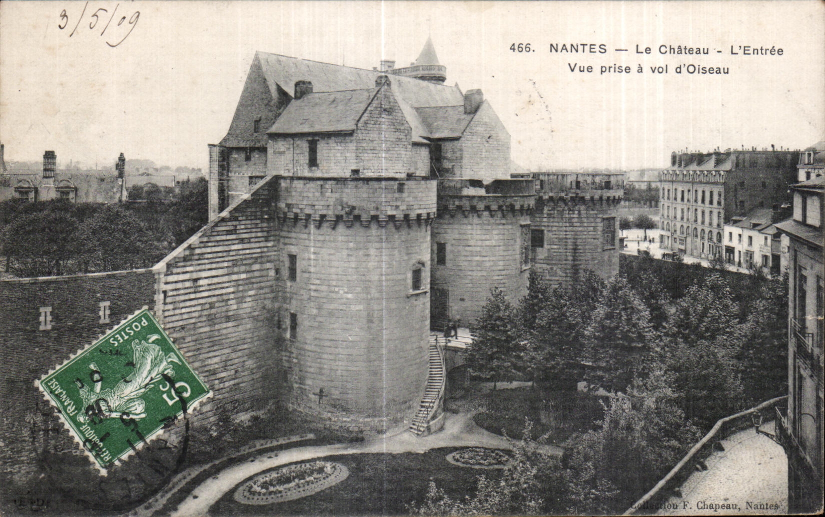 CPA Nantes Le Chateau L Entree Vue prise a vol d Oiseau
