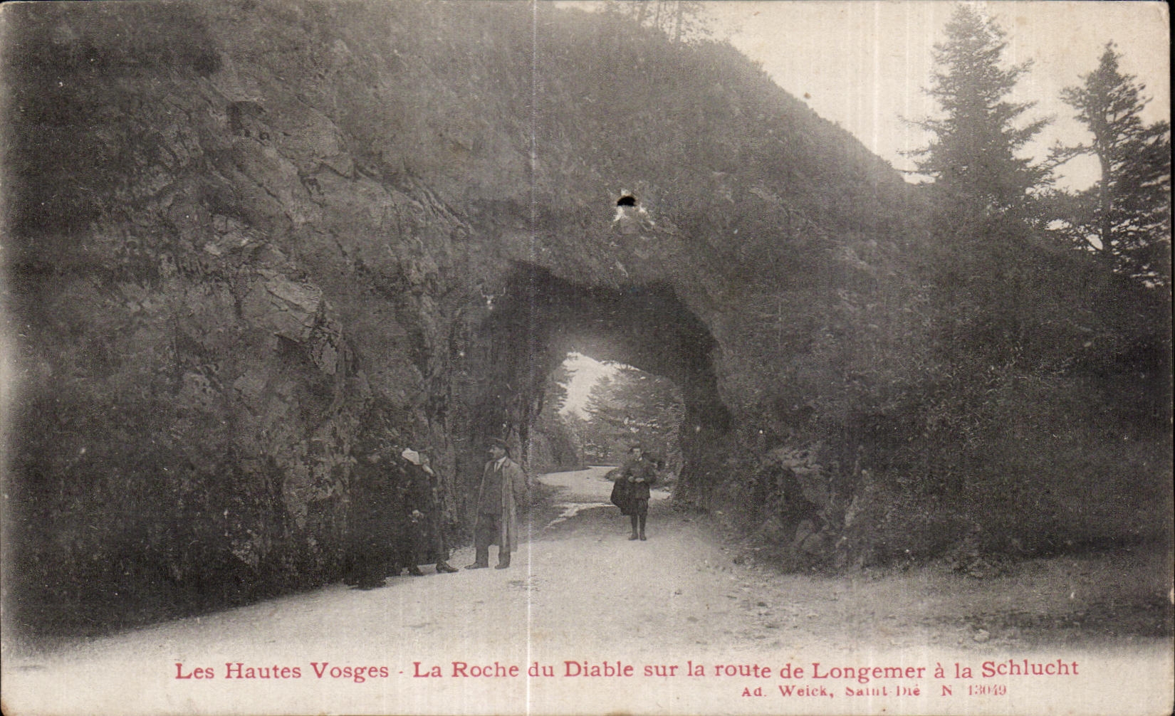 Les Hautes Vosges - La Roche du Diable sur la route de Longemer à la Schlucht — Ad. Weick, Saint-Lié N 13049