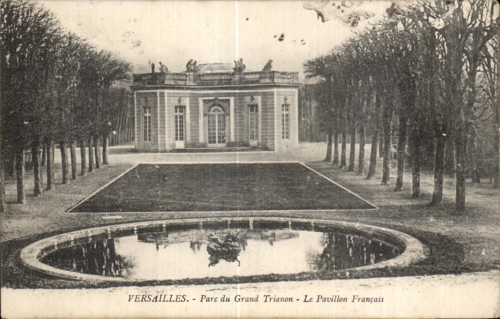 CPA Versailles Parc du Grand Trianon Le Pavillon Francais
