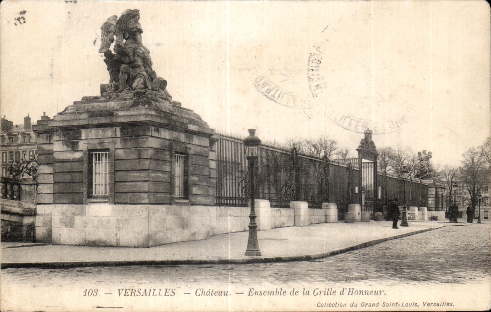 Versailles — Schloss — Ensemble der Ehrentür — Sammlung Grand Saint-Louis, Versailles.