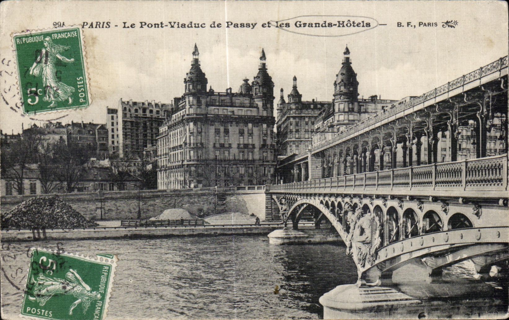 CPA Paris Le Pont Viadue de Passy et les Grands Hotels Metro