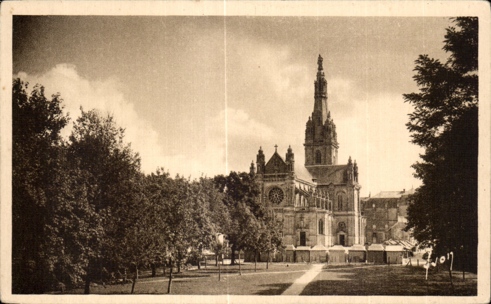 Auray — La Basilique Sainte-Anne — Éditions d'Art Vision, Paris