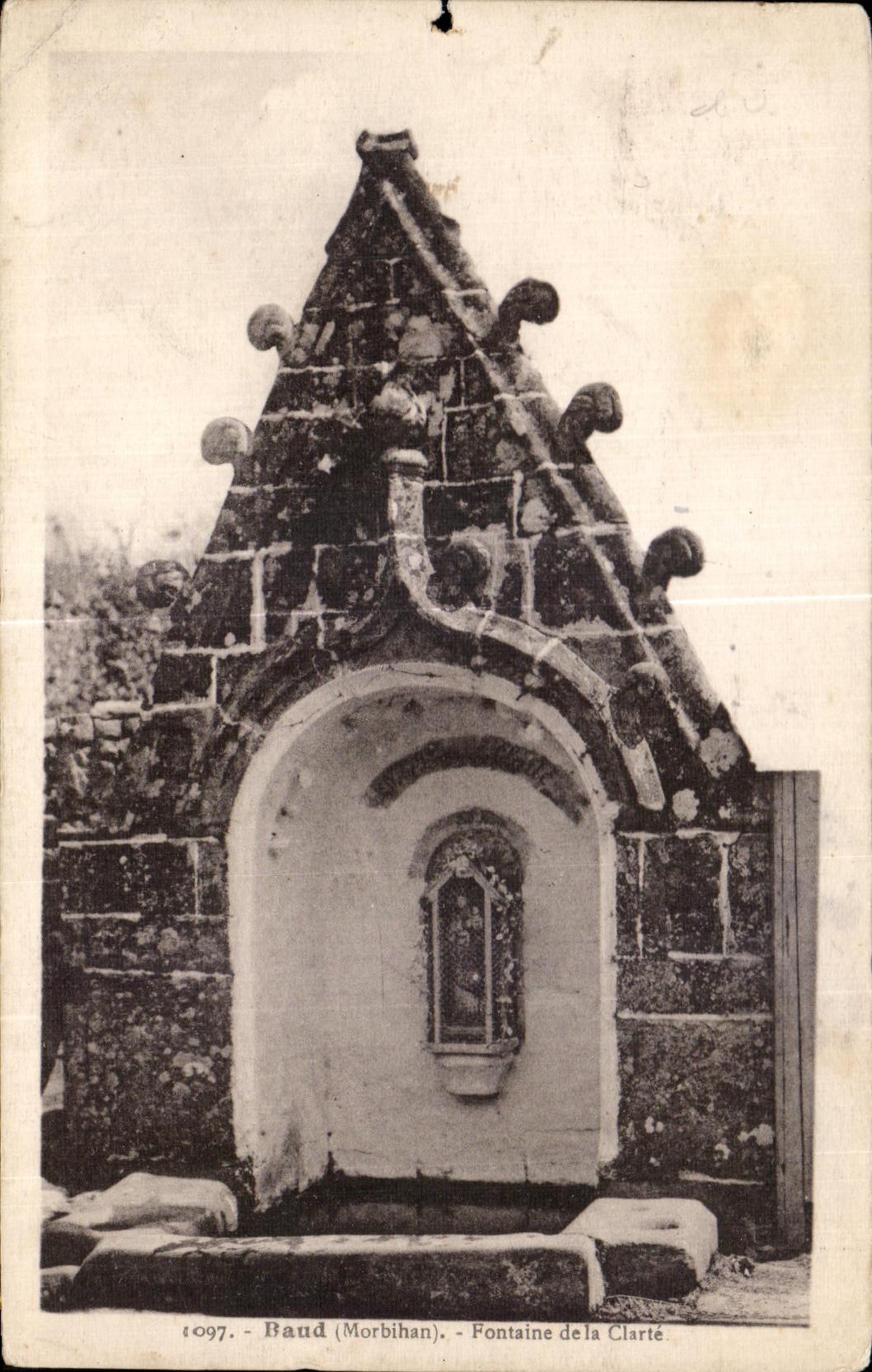 CPA Baud (Morbihan) Fontaine dela Clarte