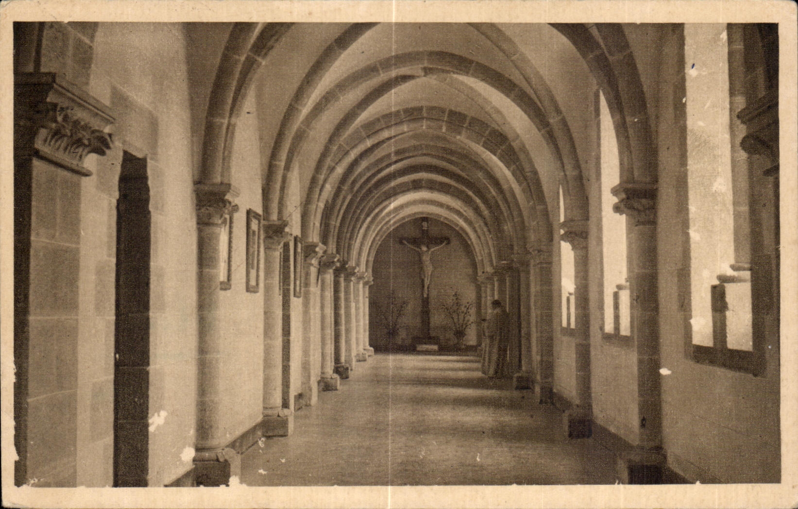 Cloître de l'Abbaye de Notre-Dame de Thymadeuc — Bréhan-Loudéac — éditeur P.H. Jacq, série 25