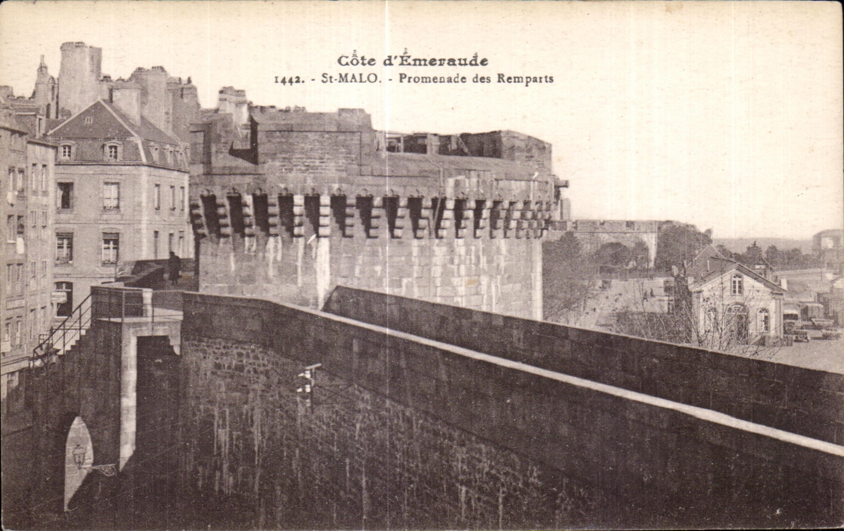 Côte d'Émeraude — Promenade des Remparts — St-Malo