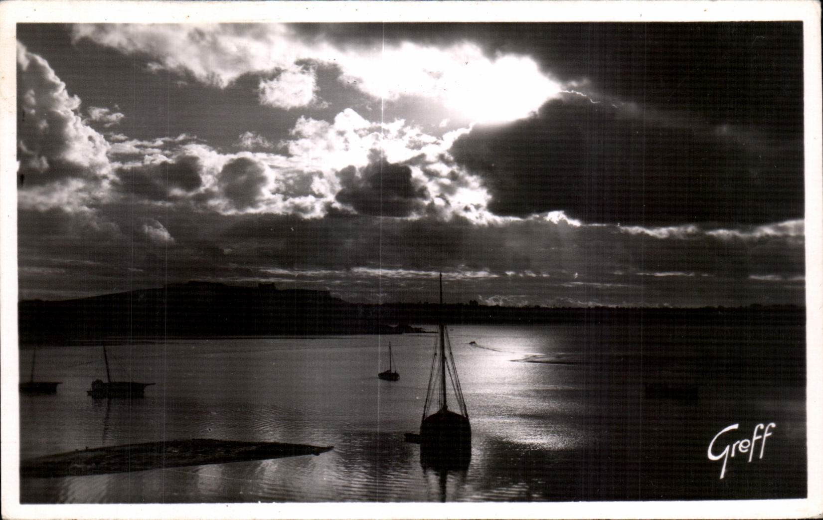 Crépuscule sur l'avant-port — Saint-Malo (Vildaine) — Édition Groff