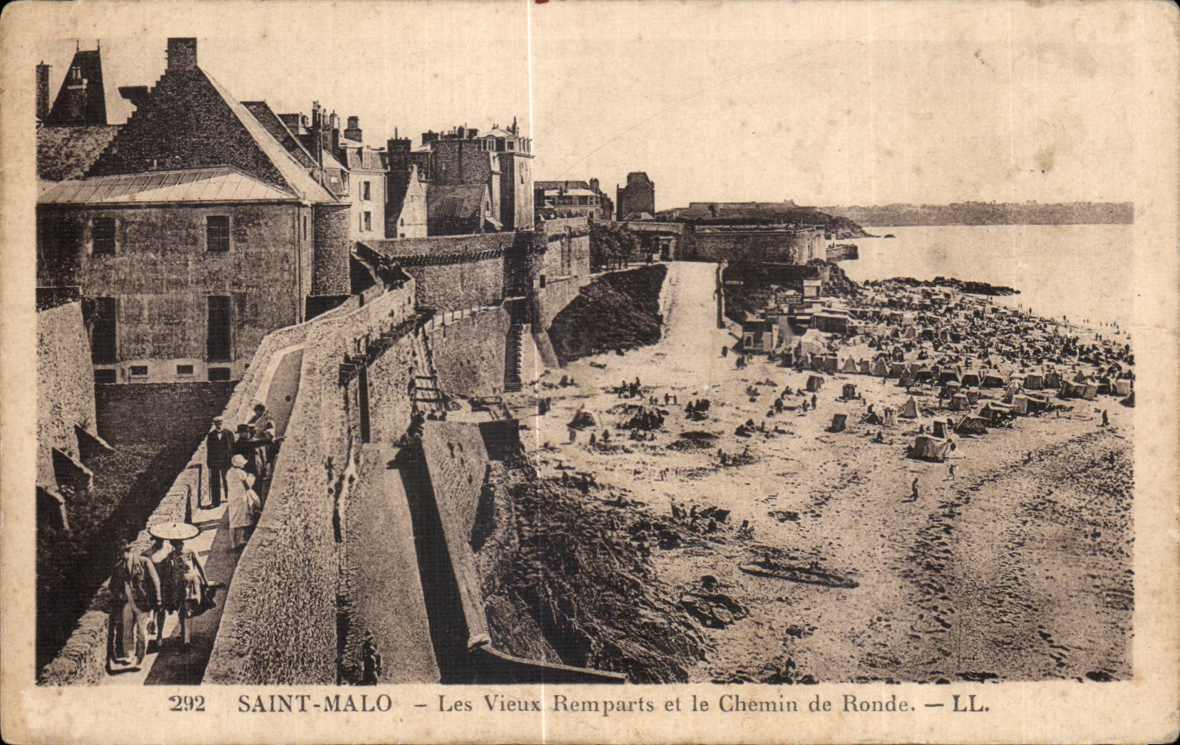 Saint-Malo — Les Vieux Remparts et le Chemin de Ronde — LL. — n° 292